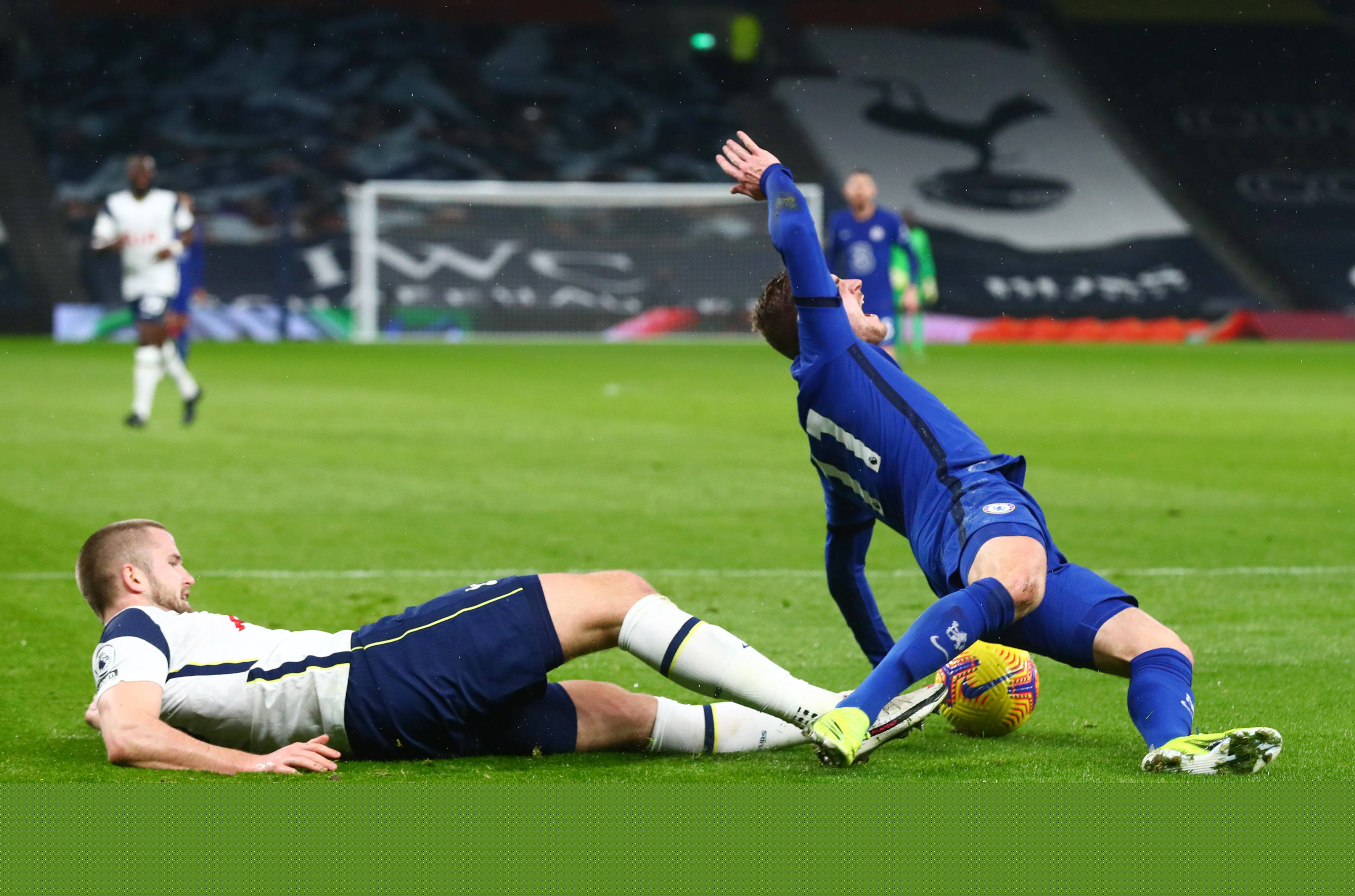 投篮者落地 投篮者落地